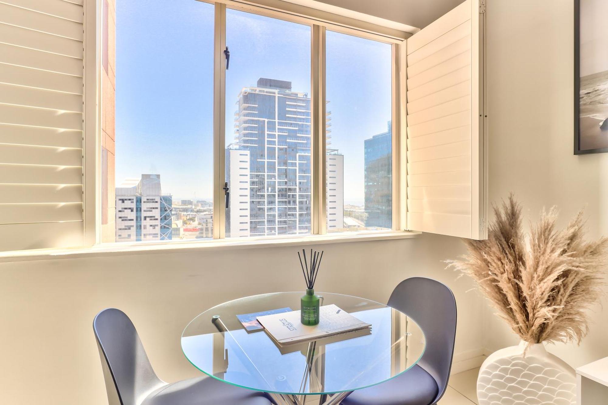 Apartamento Urban Oasis Suite- Modern Comfort Meets Lux
